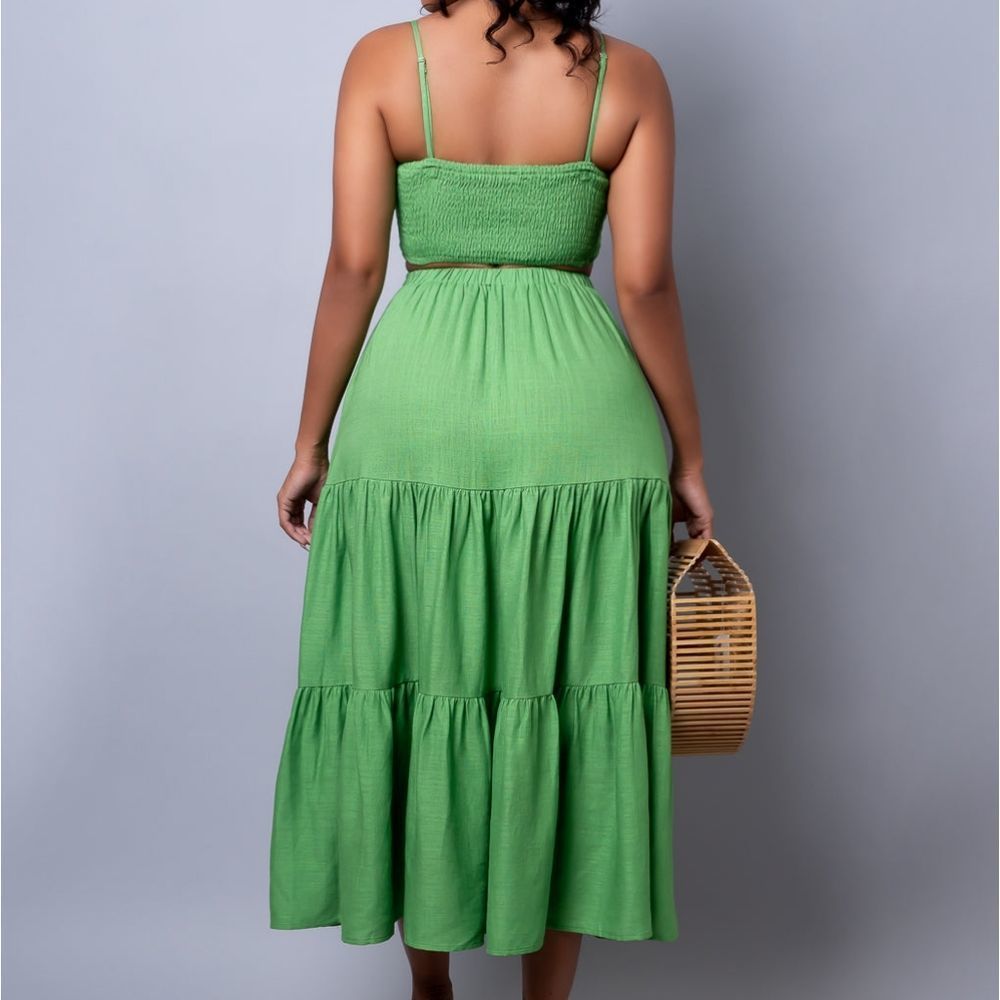 Women's Solid Dress Spaghetti Strap Crop Top & Maxi Skirt Set - Picture 2 of 2